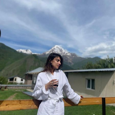 Guest House Elguja Qushashvili Kazbegi Ngoại thất bức ảnh