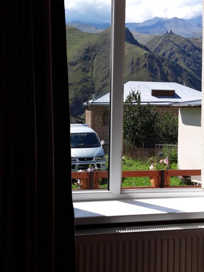 Guest House Elguja Qushashvili Kazbegi Ngoại thất bức ảnh