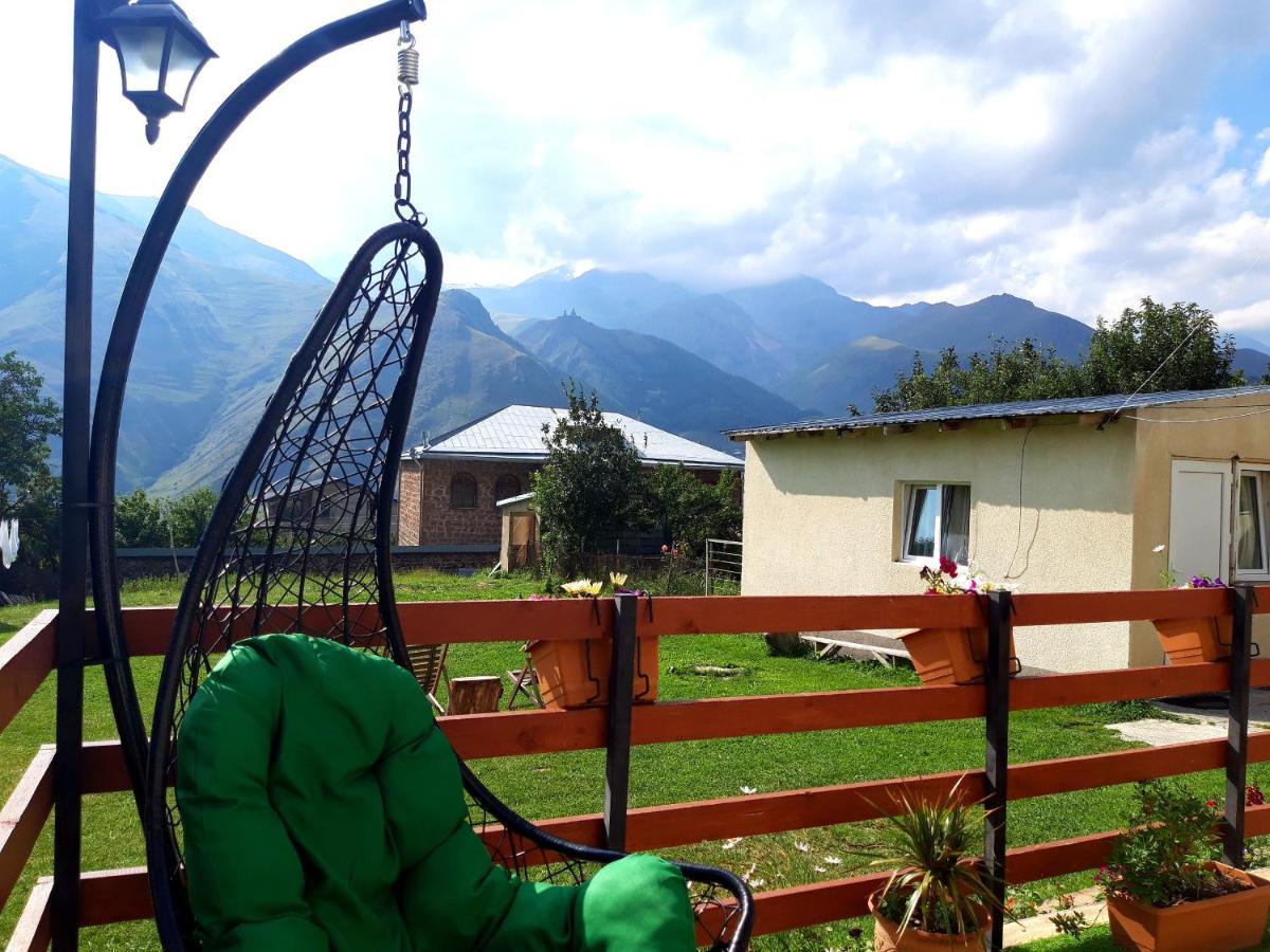 Guest House Elguja Qushashvili Kazbegi Ngoại thất bức ảnh