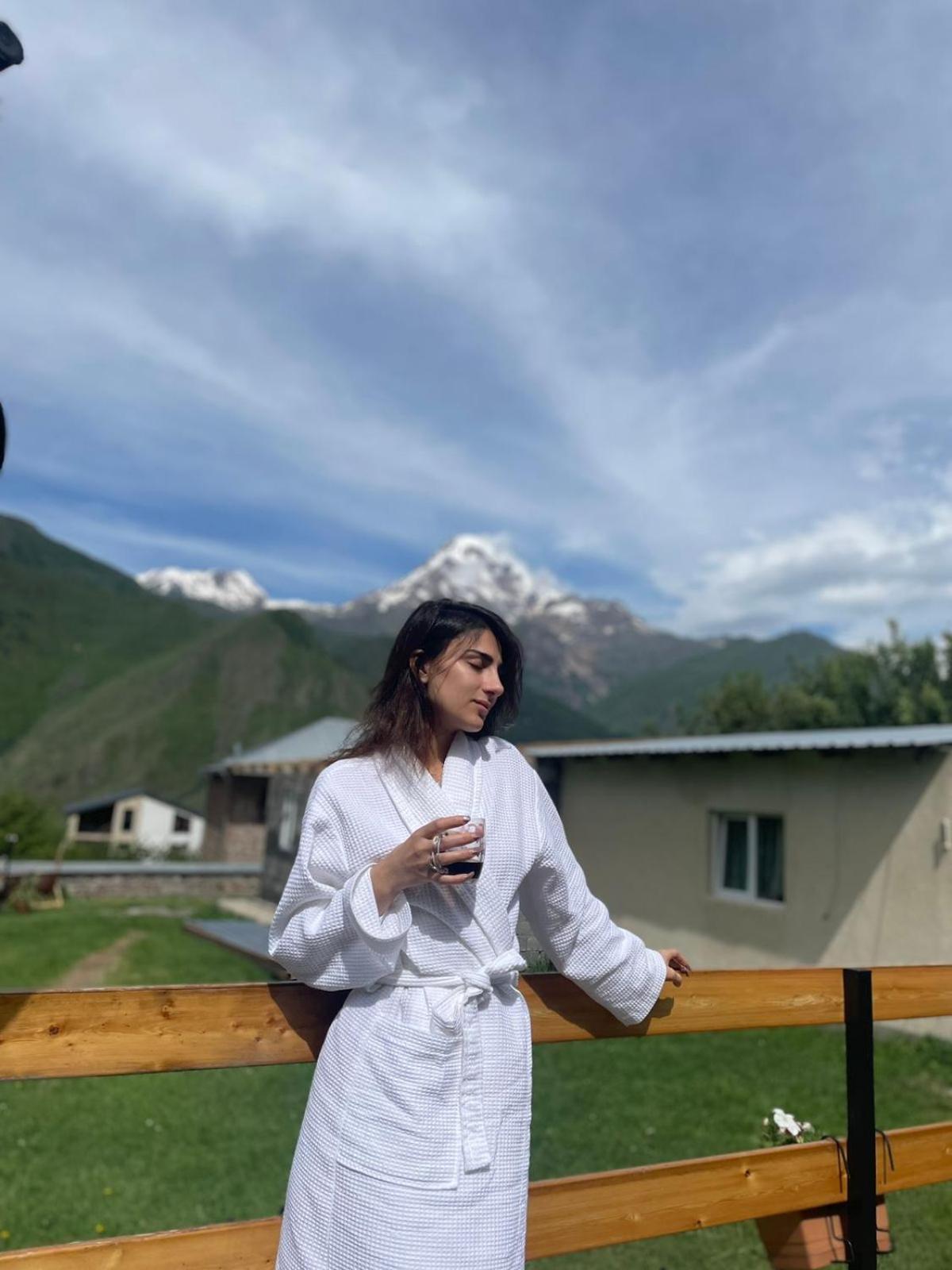 Guest House Elguja Qushashvili Kazbegi Ngoại thất bức ảnh