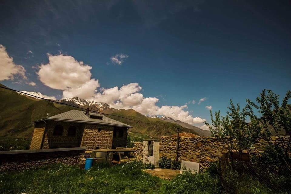 Guest House Elguja Qushashvili Kazbegi Ngoại thất bức ảnh