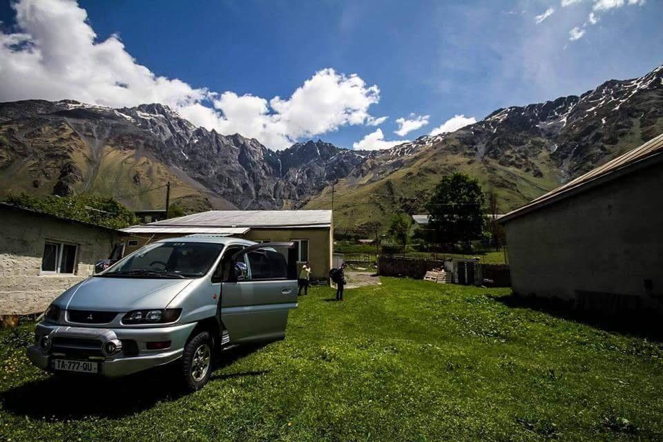 Guest House Elguja Qushashvili Kazbegi Ngoại thất bức ảnh
