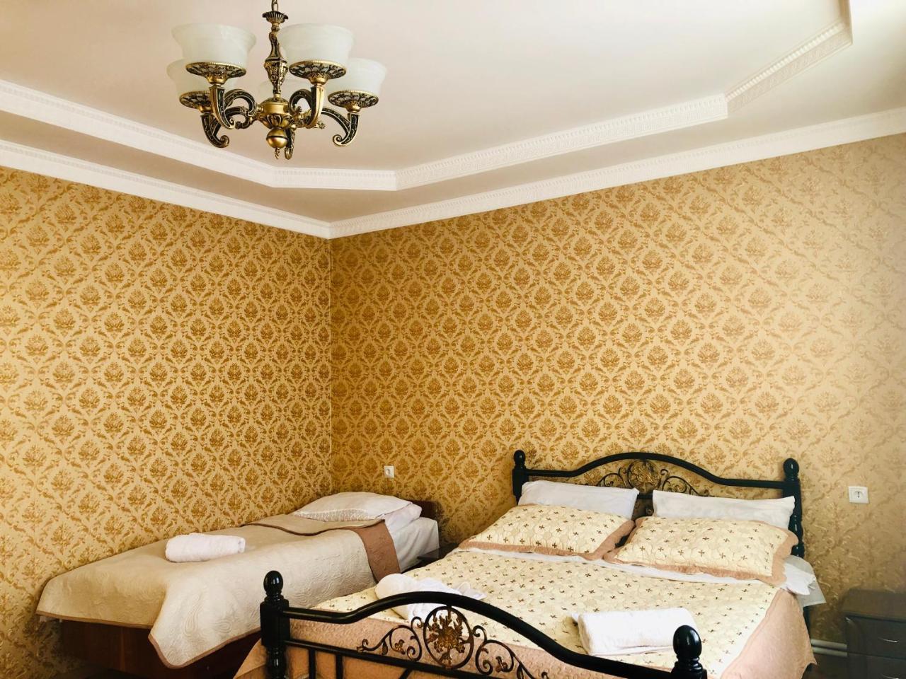 Guest House Elguja Qushashvili Kazbegi Ngoại thất bức ảnh